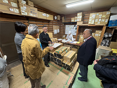 工場視察の様子③株式会社 郷田商店