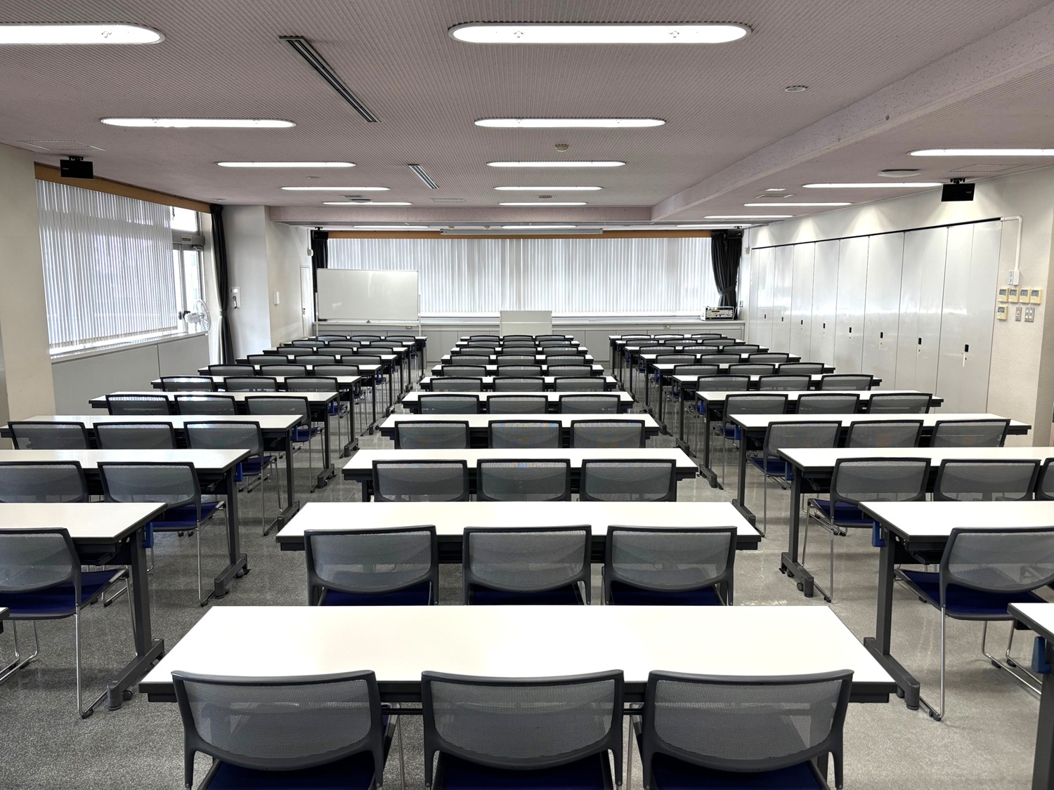 セミナー室4 | 堺市産業振興センター